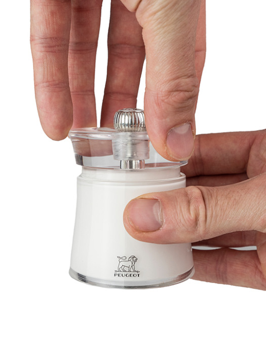 Peugeot - Bali manuelle Salzmühle aus Acryl weiß